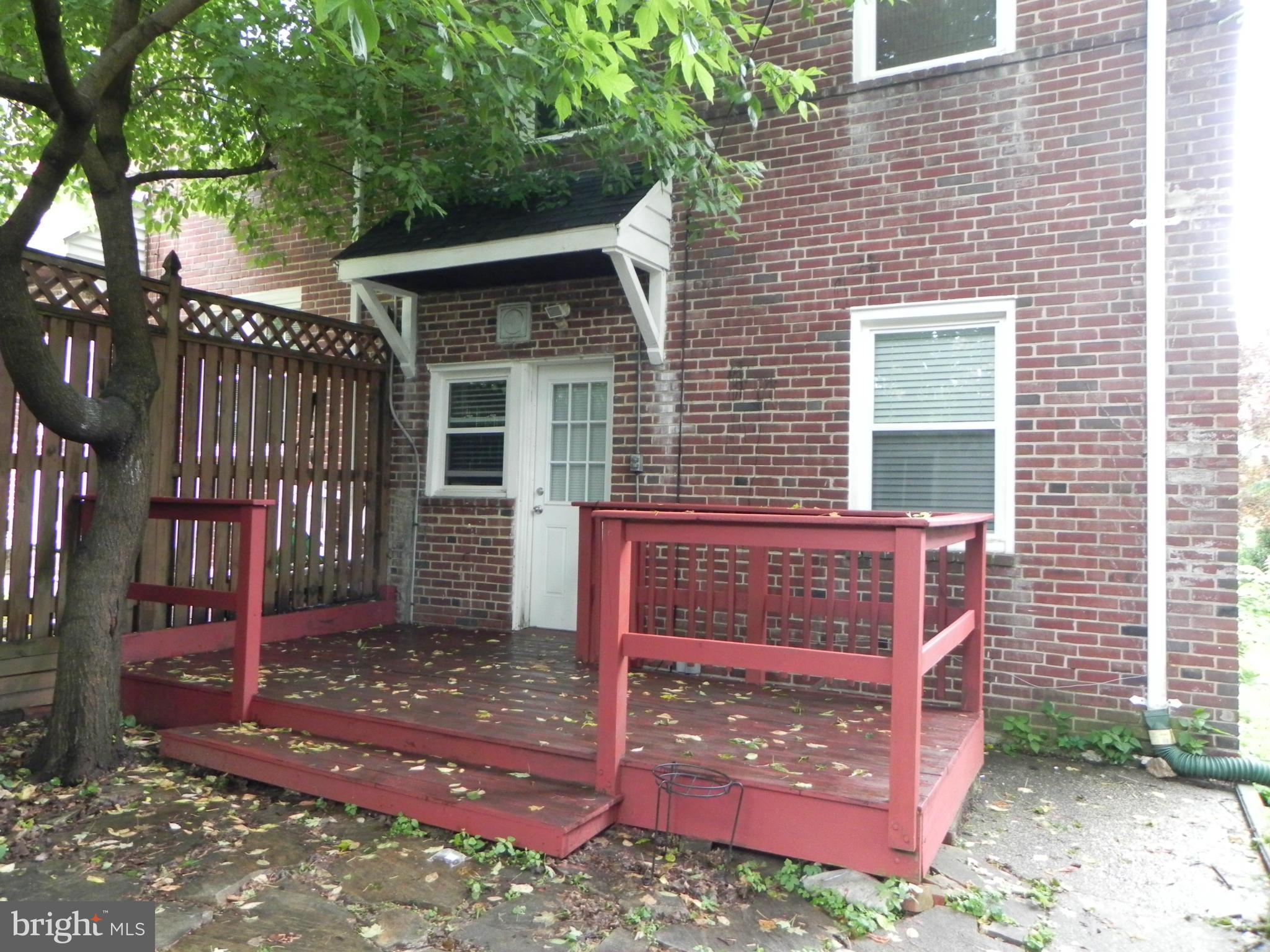 BURKLEIGH SQUARE - Residential