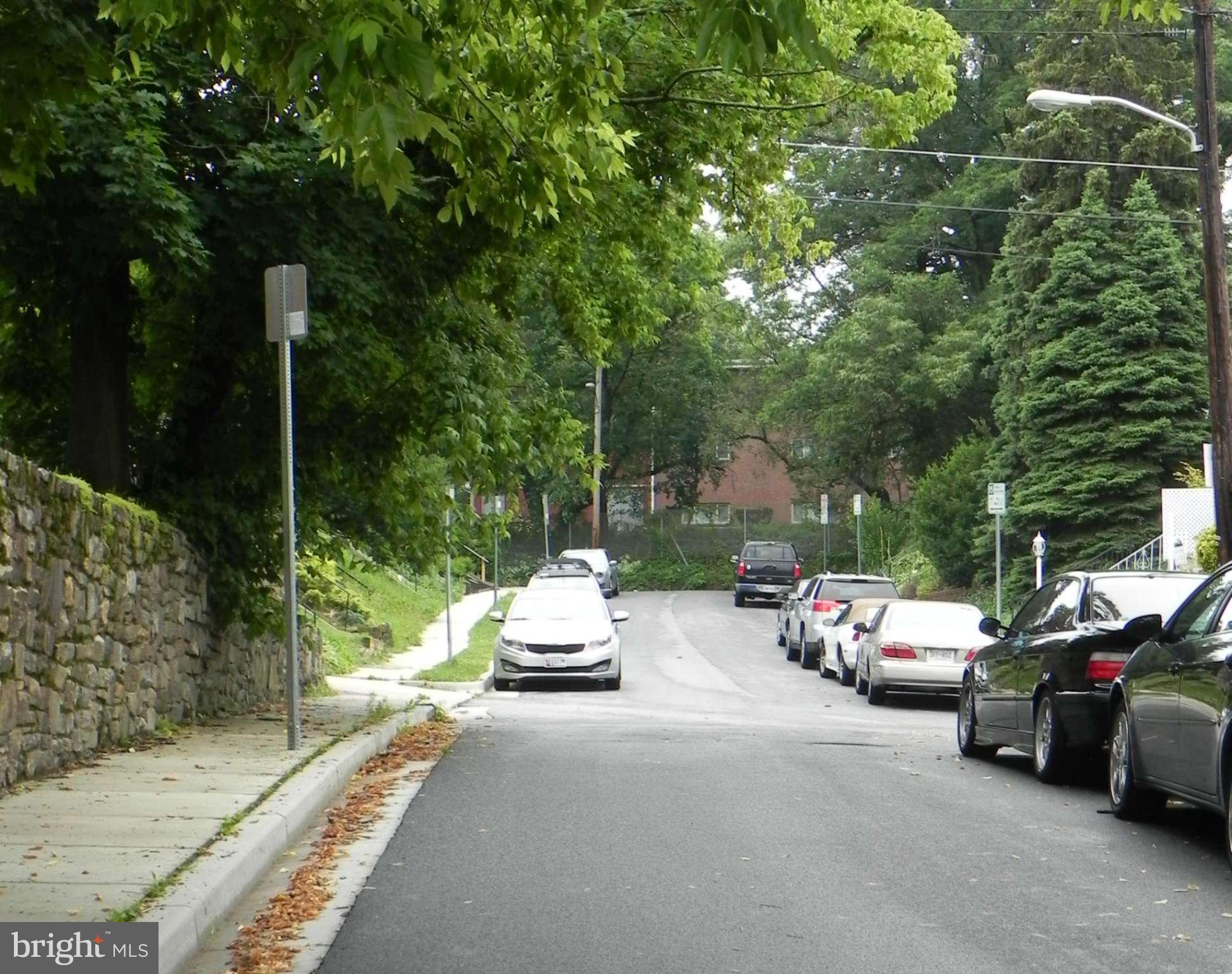 BURKLEIGH SQUARE - Residential