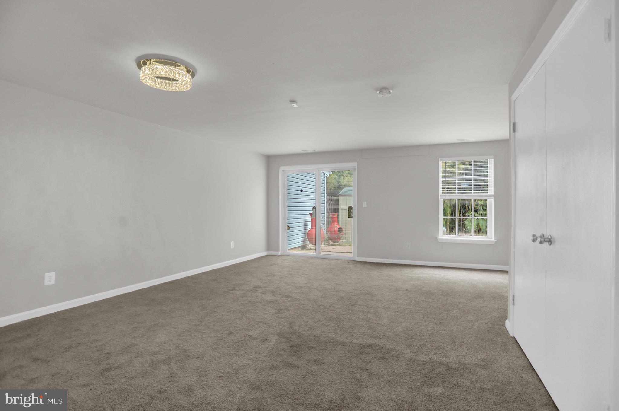 RIVERSIDE - Residential