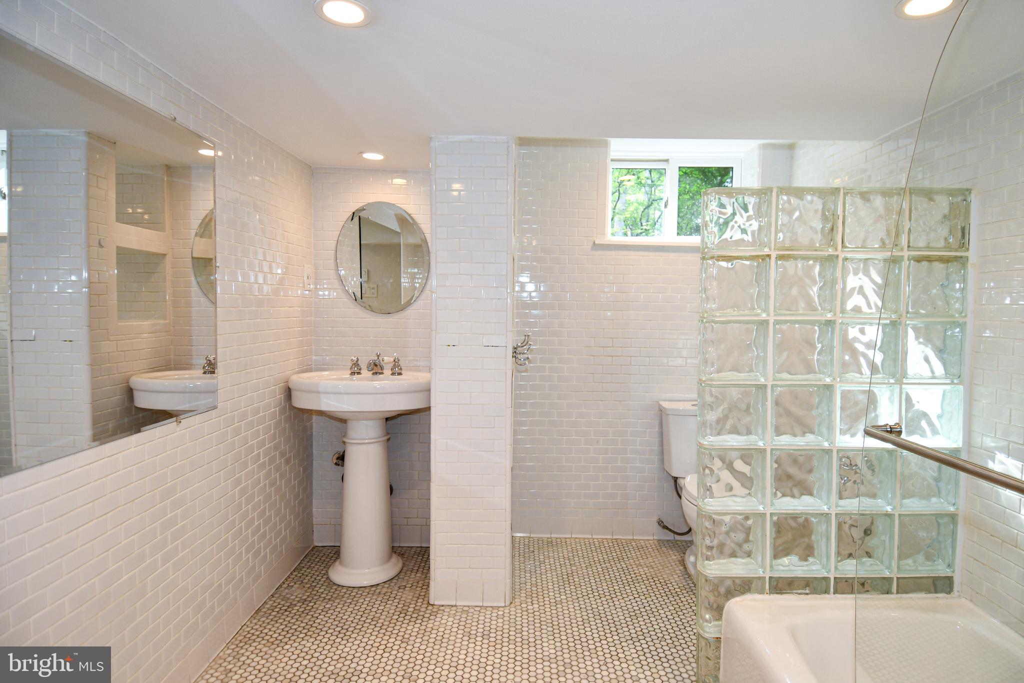 HOLMES RUN ACRES - Residential