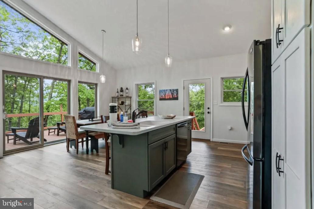 RIVER RIDGE - Residential