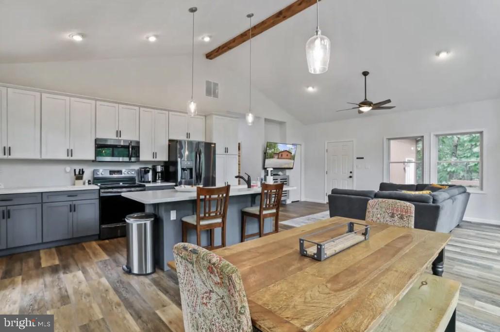 RIVER RIDGE - Residential