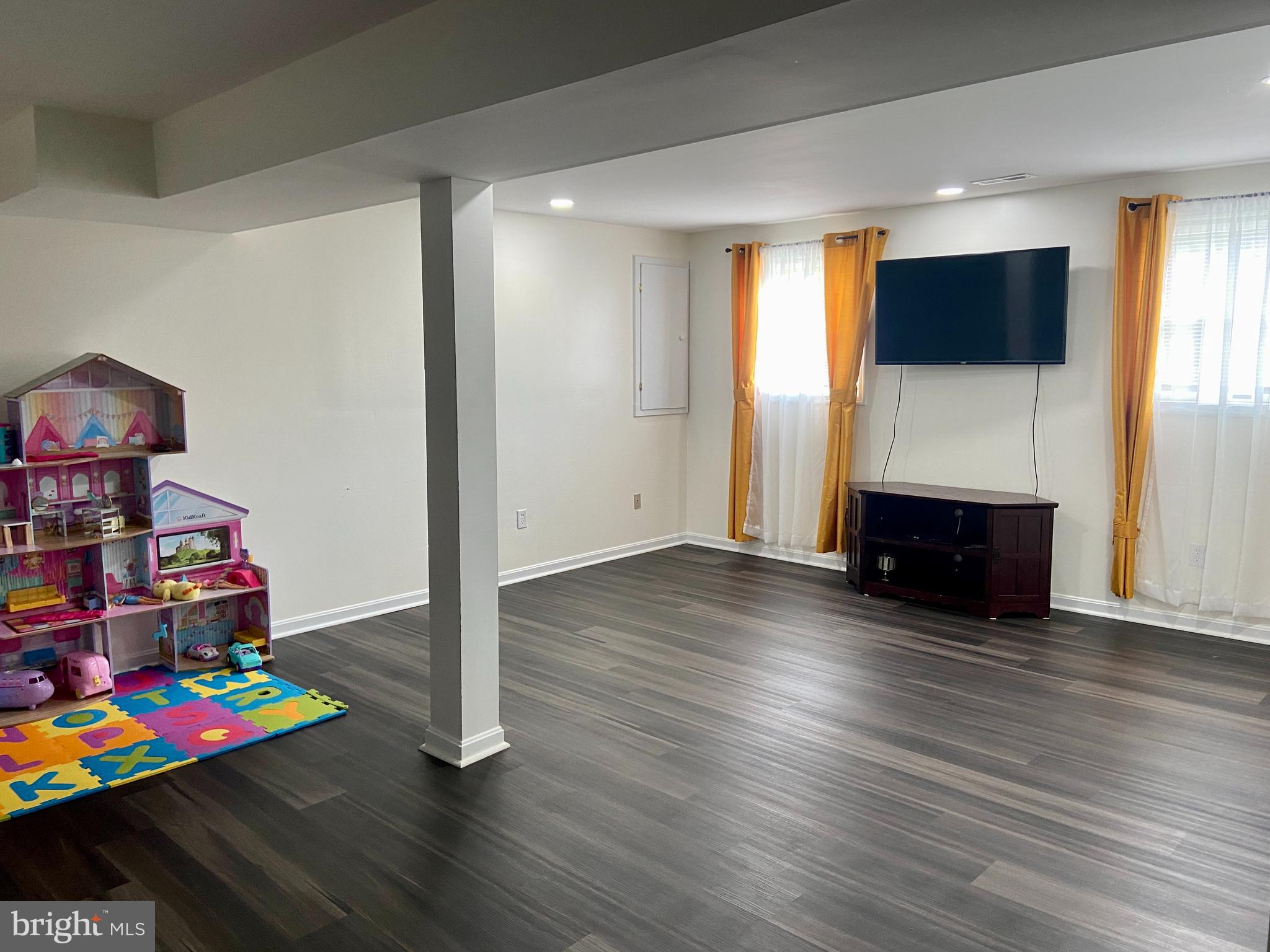 MADISON HEIGHTS - Residential