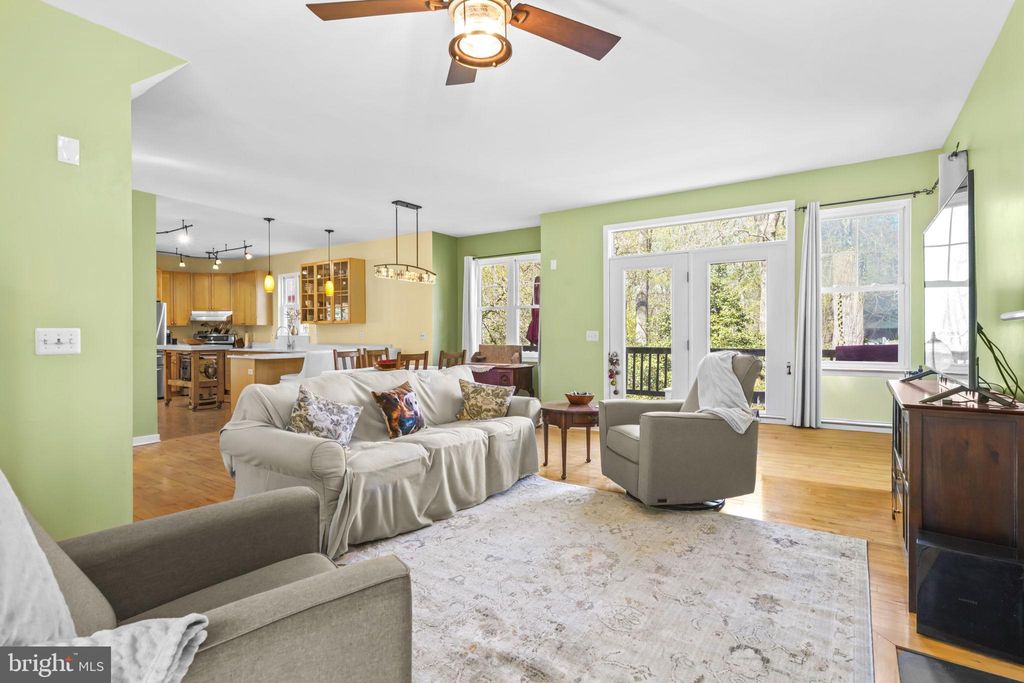 Photo of 90 Park Avenue, EDGEWATER, MD 21037 (MLS # MDAA2146122)