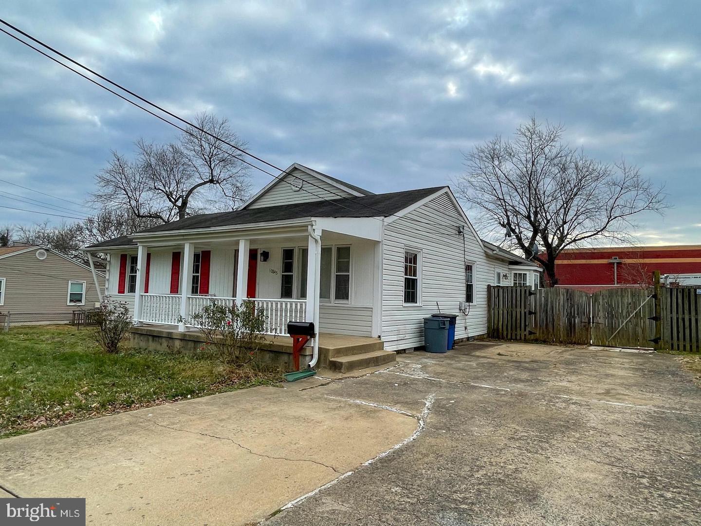 FAIRCHESTER - Residential Lease