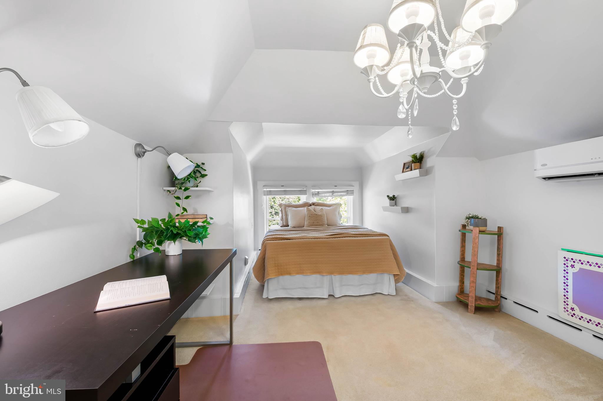MOUNT WASHINGTON - Residential