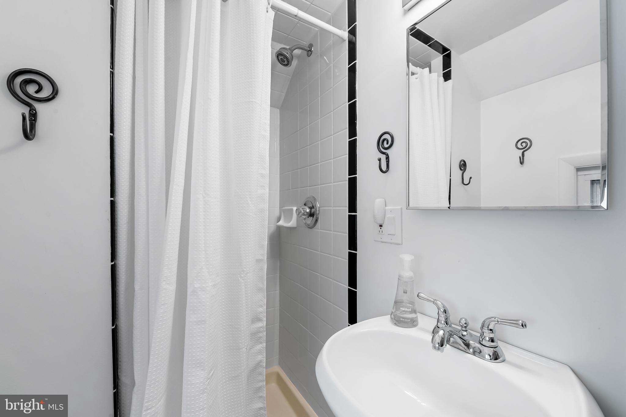 MOUNT WASHINGTON - Residential