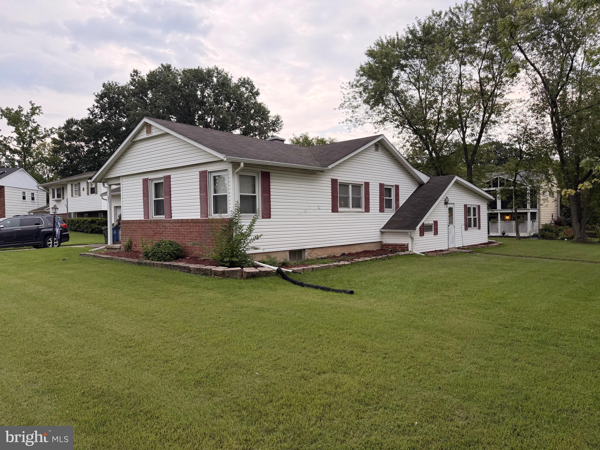231 KERSHAW COURT