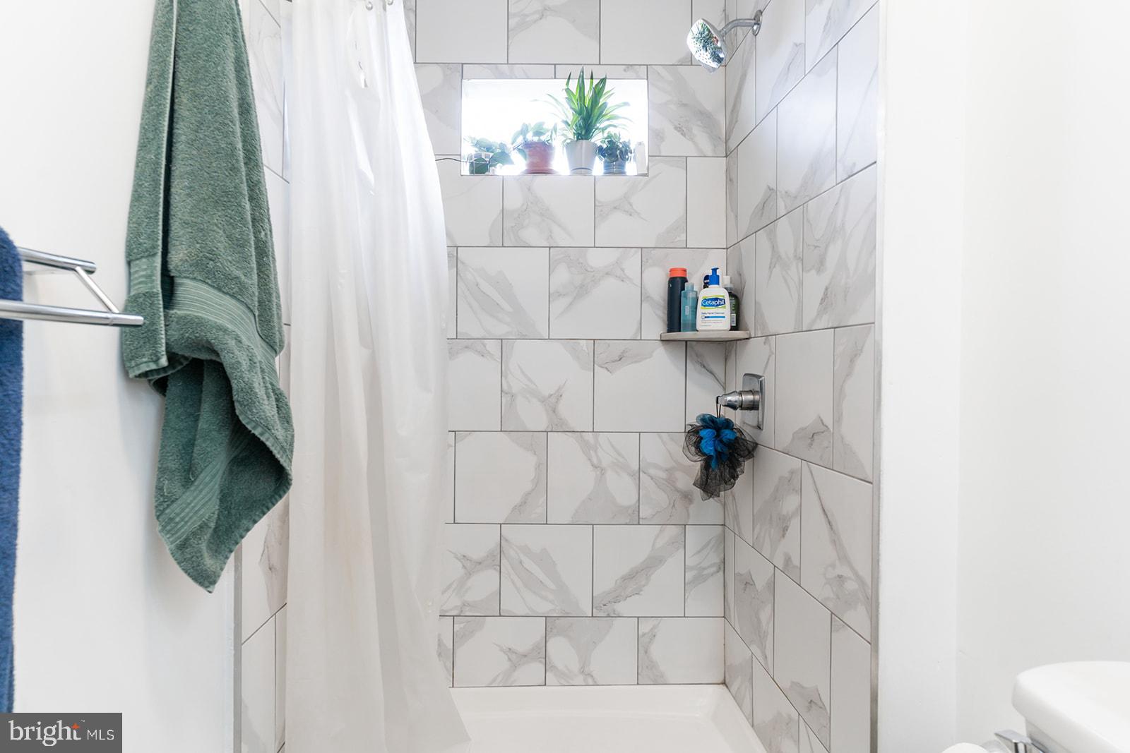 NORRIS SQUARE - Residential Income