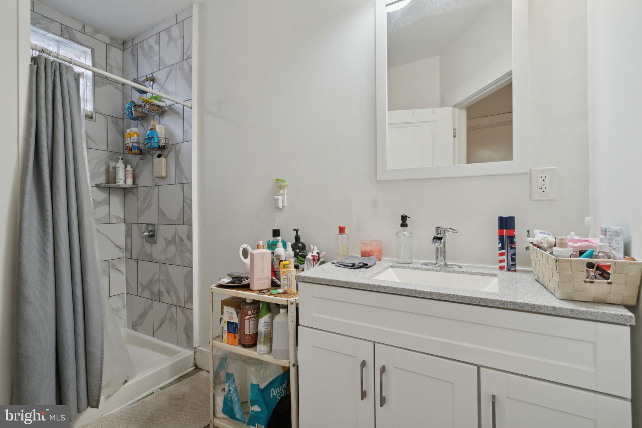 NORRIS SQUARE - Residential Income