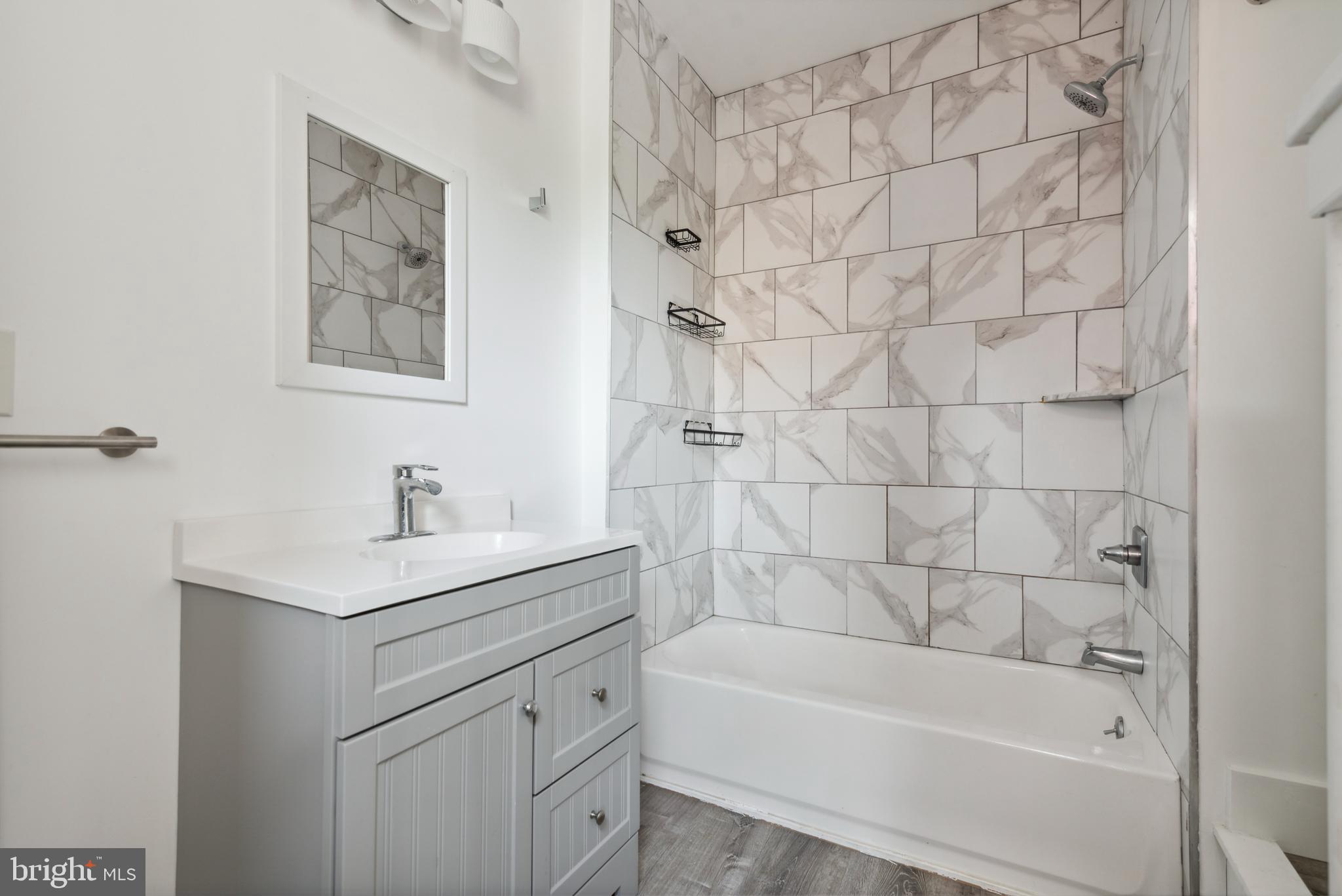 NORRIS SQUARE - Residential Income