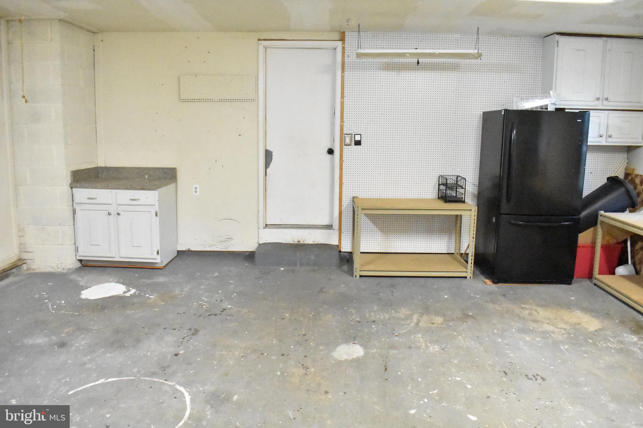 LAKE RIDGE - Residential Lease