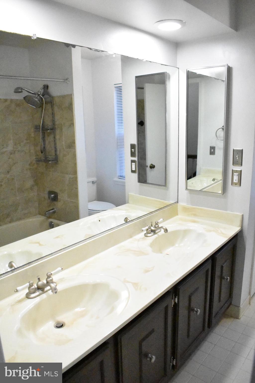 LAKE RIDGE - Residential Lease