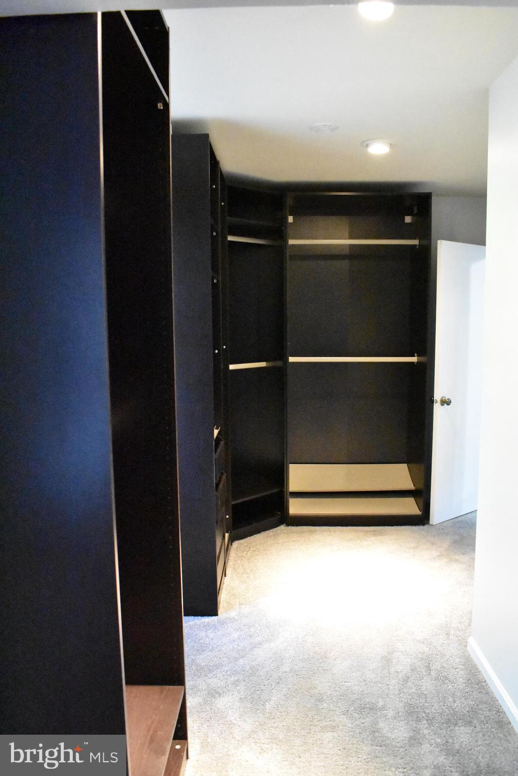 LAKE RIDGE - Residential Lease