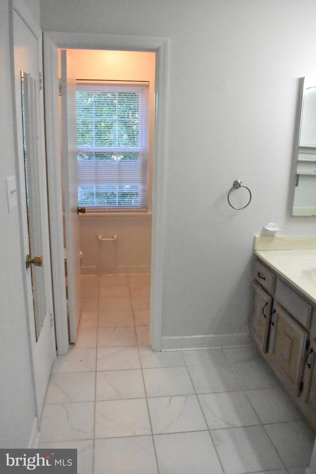 LAKE RIDGE - Residential Lease