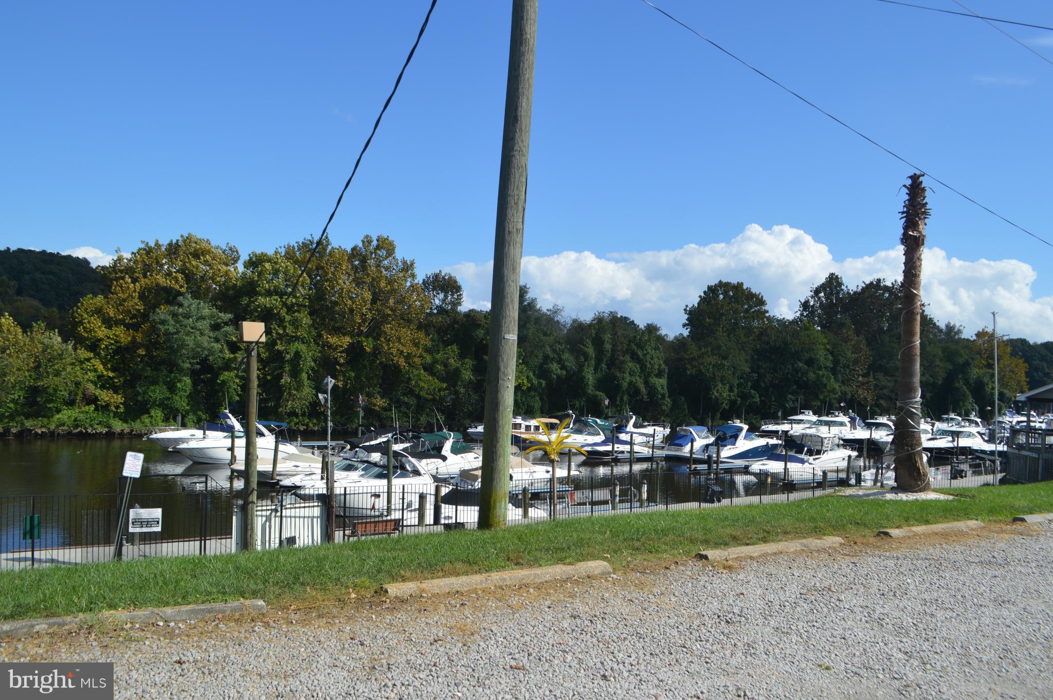 MOORINGS OF OCCOQUAN CON - Residential