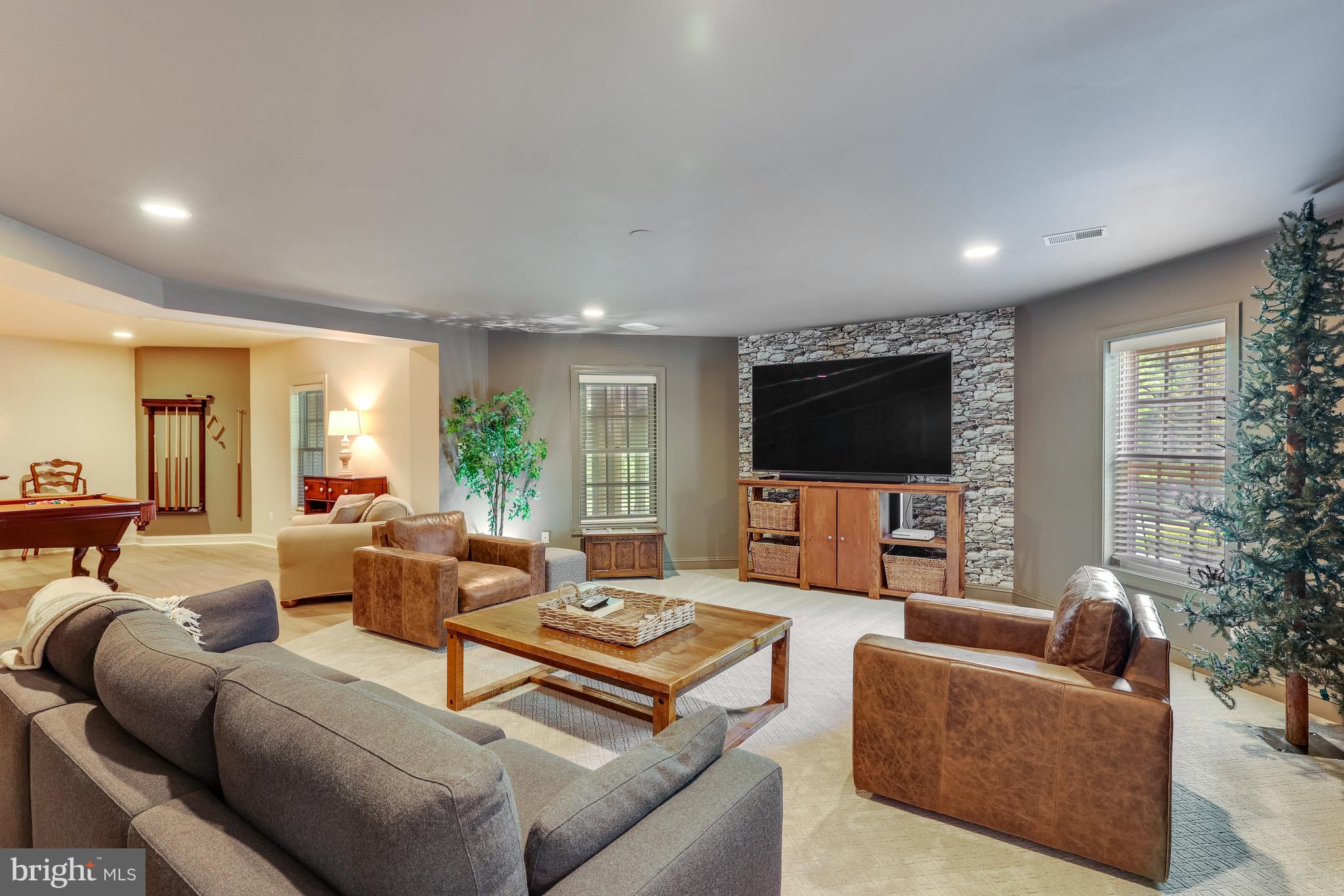 BROWNS LANDING - Residential