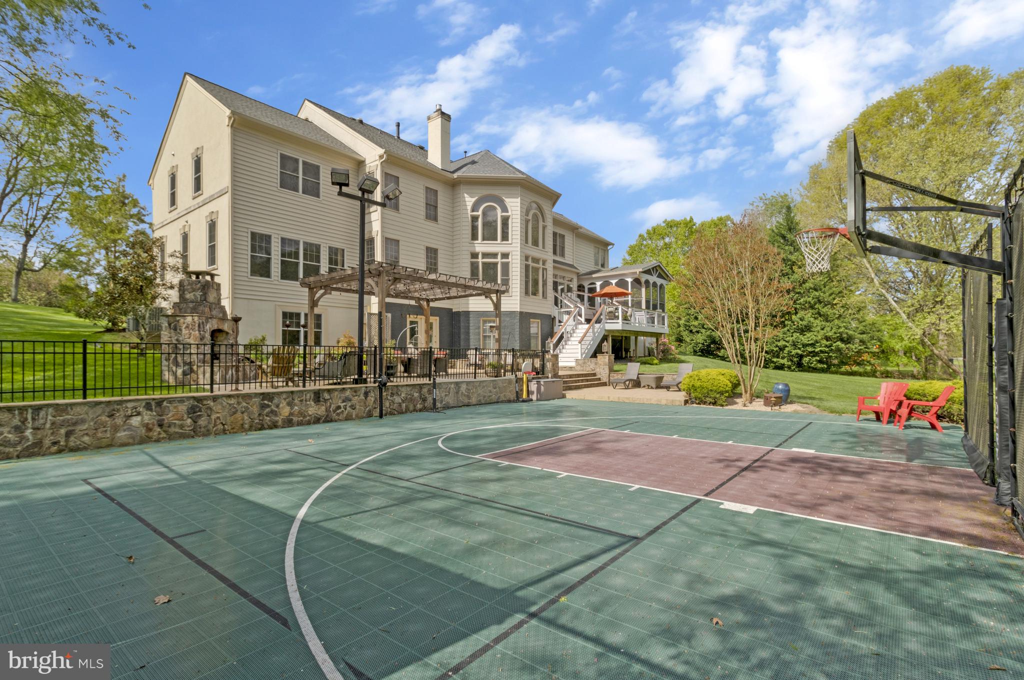 BROWNS LANDING - Residential