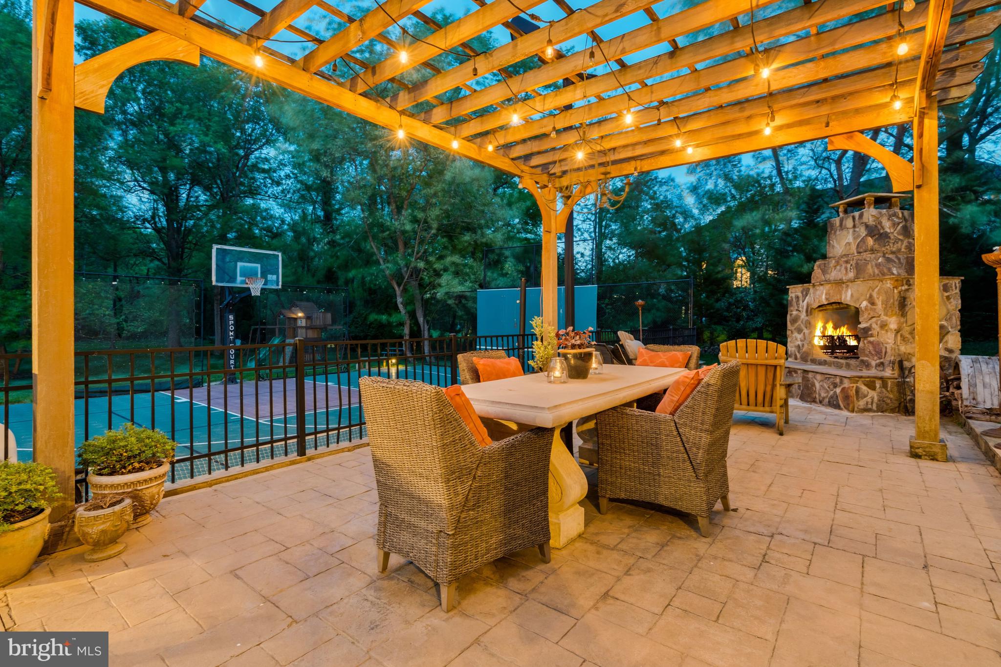 BROWNS LANDING - Residential