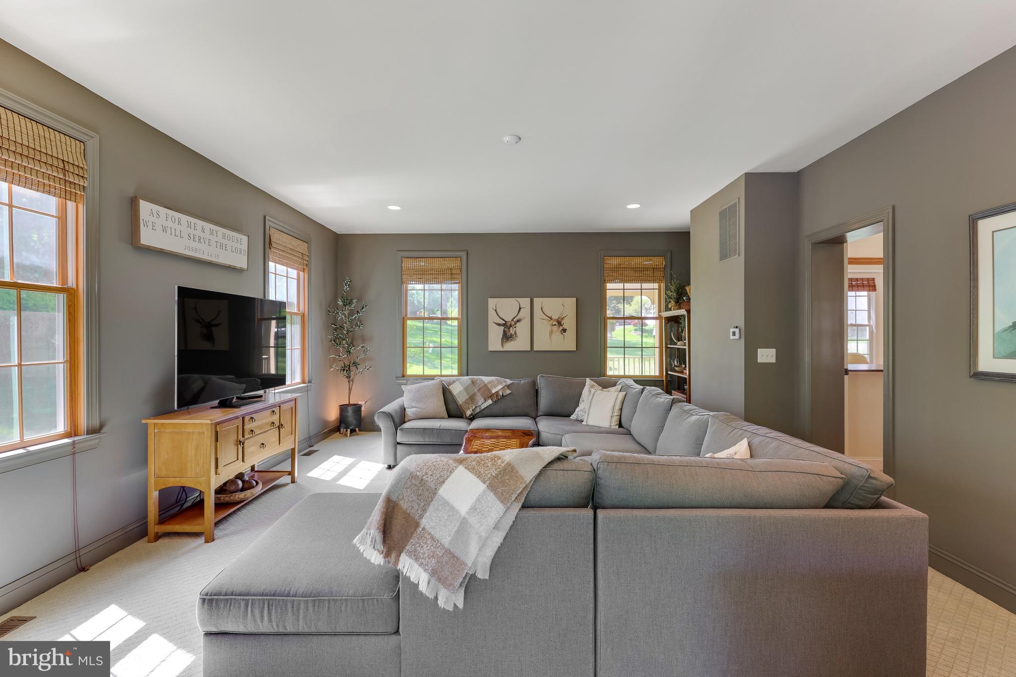 BROWNS LANDING - Residential