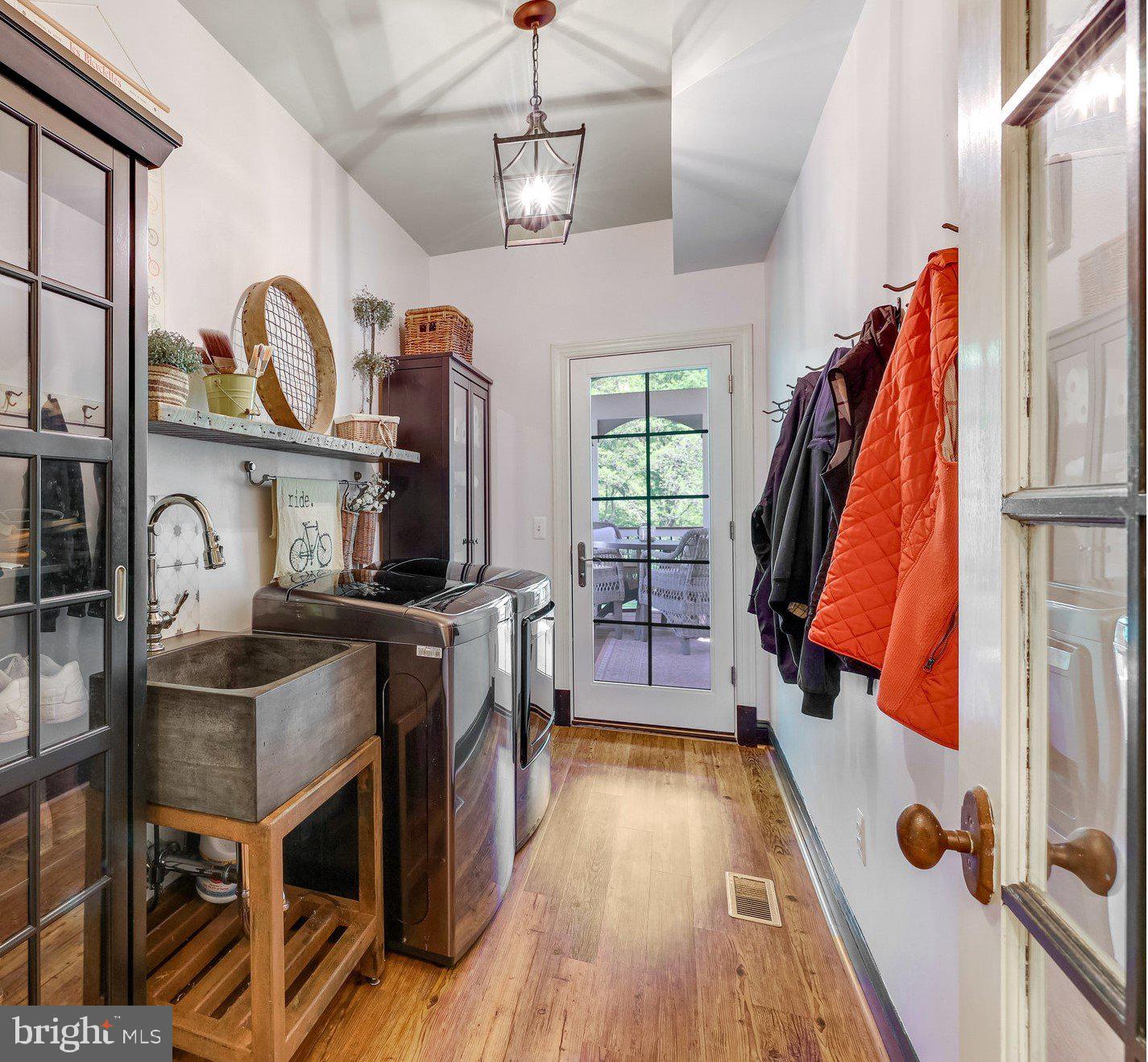 BROWNS LANDING - Residential