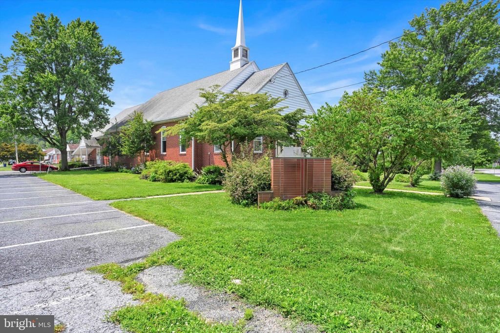 Photo of 2100 Manor Ridge Drive, LANCASTER, PA 17603 (MLS # PALA2074284)