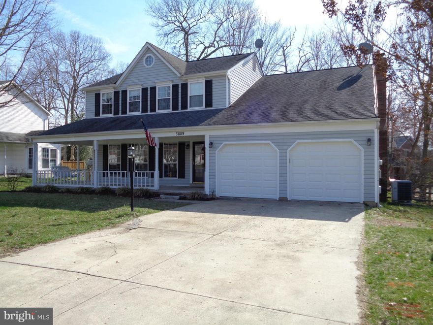 SHINES LIKE A NEW PENNY! FROM RICH BAMBOO FLOORS TO UPGRADED BATHS & KITCHEN, YOU'LL SEE THE VALUE! ENJOY FORMAL MEALS IN THE ELEGANT, SPACIOUS DINING ROOM OR GATHER IN THE TRUE COUNTRY KITCHEN...RELAX IN THE COMFY FAMILY ROOM OR SOAK IN THE SUN ON THE BACK DECK...RETREAT TO THE LUXURIOUS MASTER SUITE W/PRIVATE BALCONY...CATCH THE BREEZE ON THE OLD-FASHIONED WRAP-AROUND PORCH...LOTS OF SPACE!!!