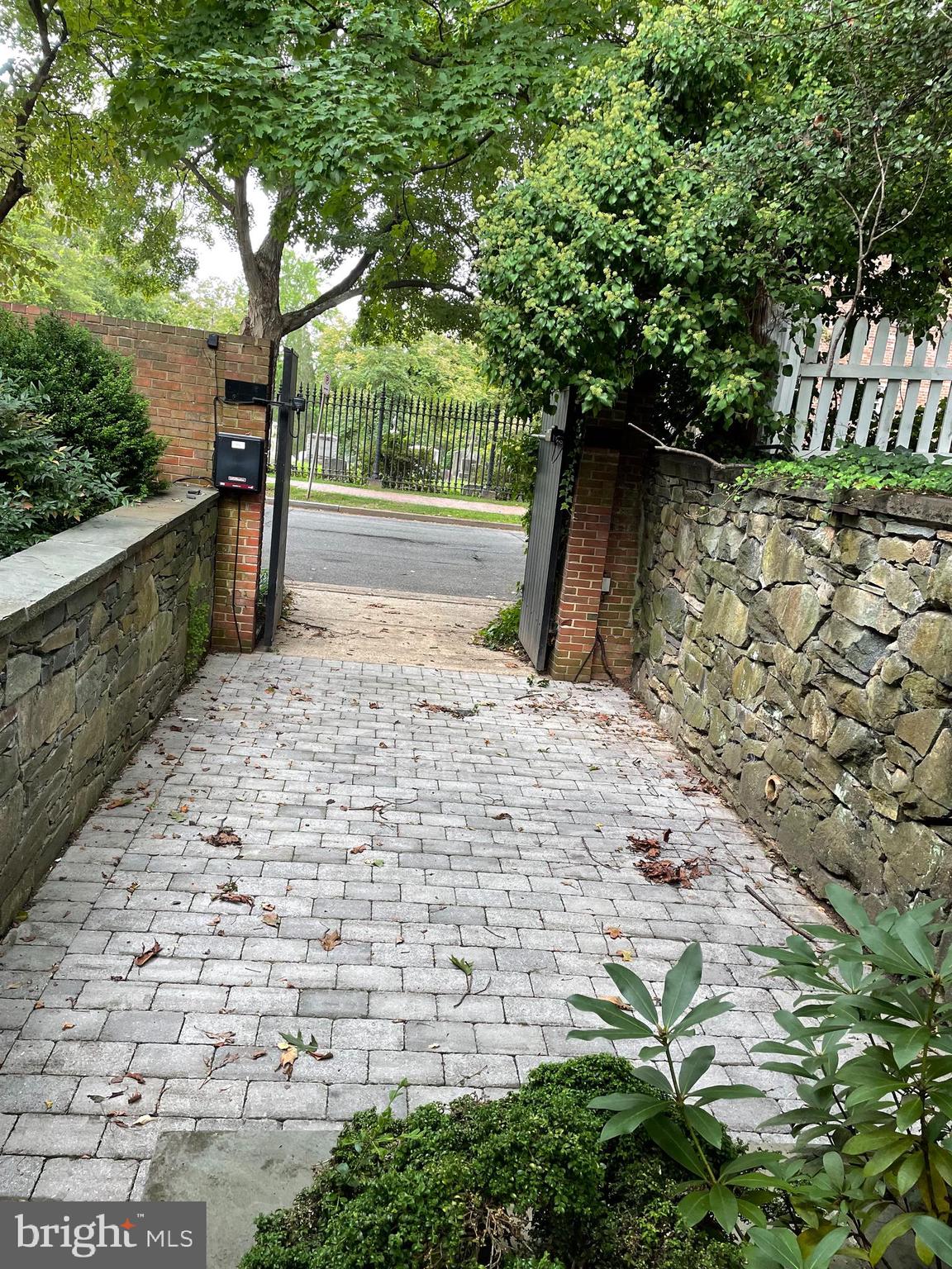 GEORGETOWN - Residential