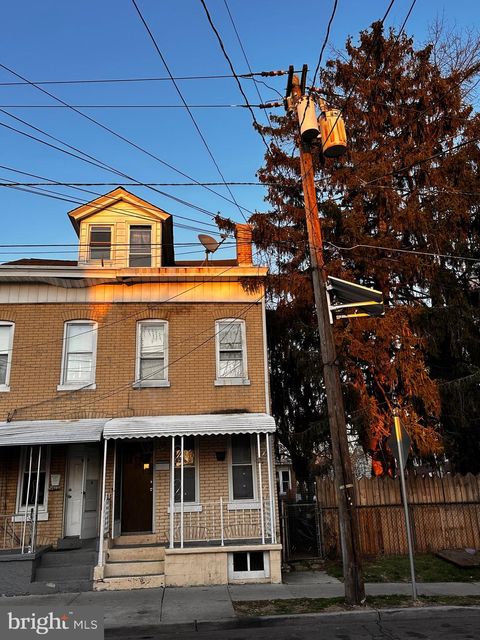 Townhouse For Sale - 450 Whittaker Avenue<br/> TRENTON, NJ 08611
