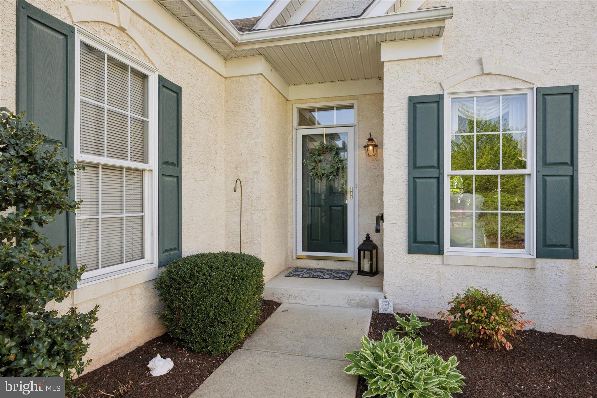 1124 ELLEN COURT