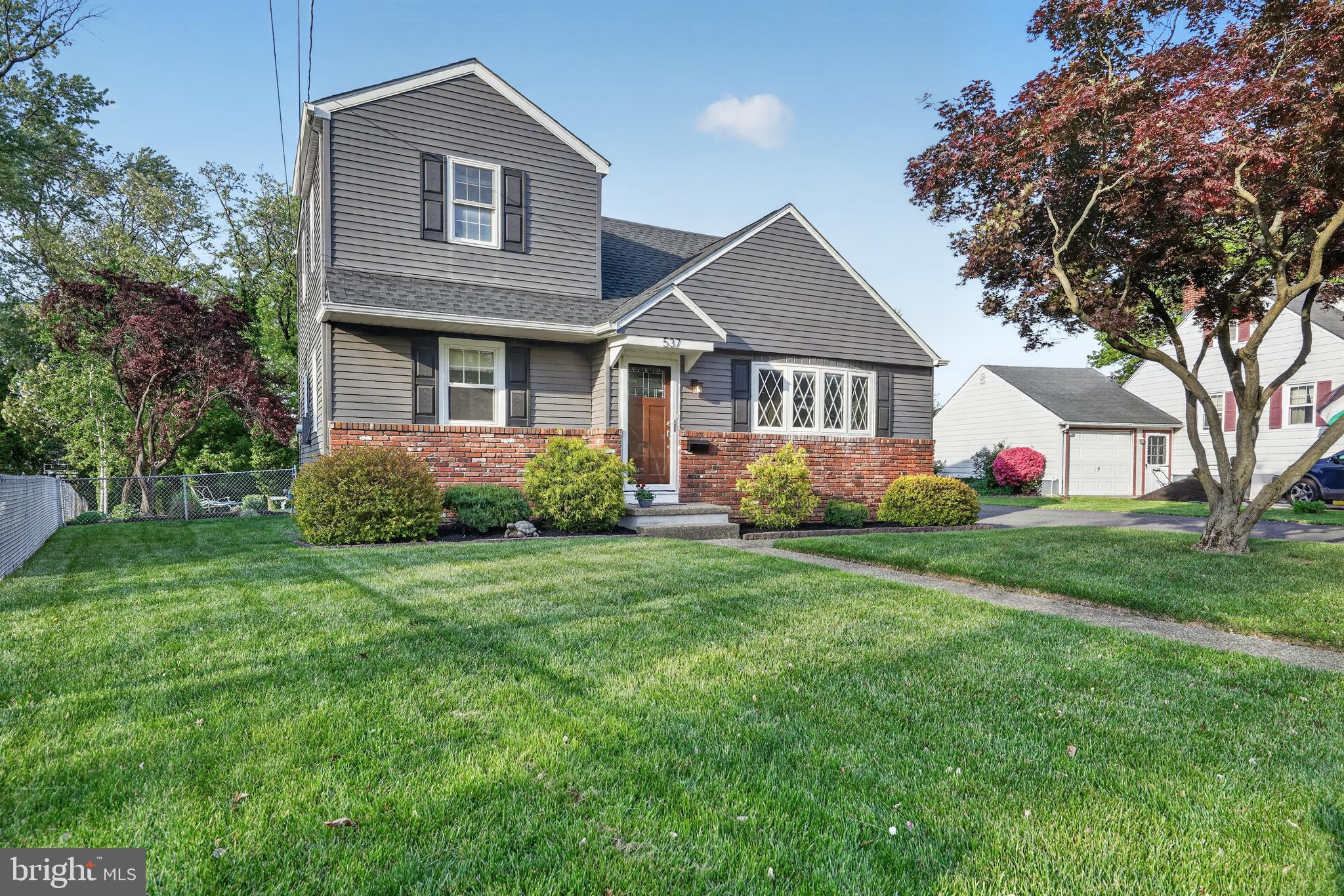537 DEWEY PARKER AVENUE
