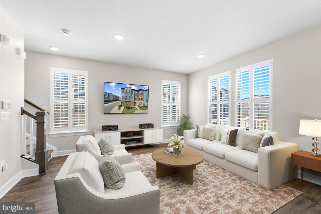 Photo of 9828 Buchanan Loop, MANASSAS, VA 20110 (MLS # VAMN2011128)