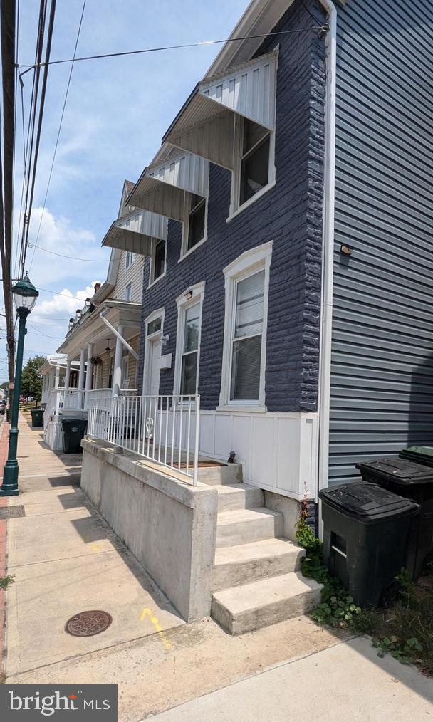 JONATHAN STREET AREA - Residential Lease