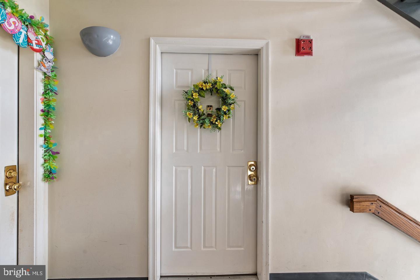 VILLAGE OF MONTGOMERY RUN - Residential Lease