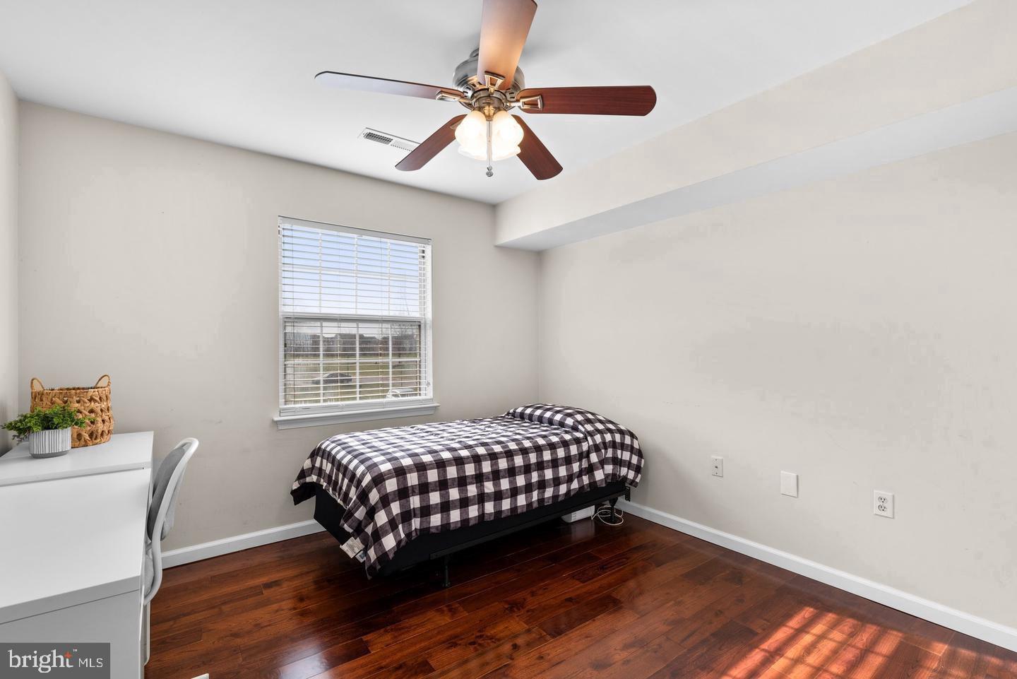 VILLAGE OF MONTGOMERY RUN - Residential Lease