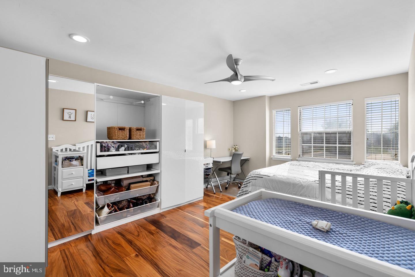 VILLAGE OF MONTGOMERY RUN - Residential Lease