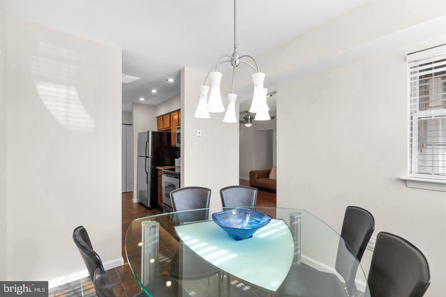 VILLAGE OF MONTGOMERY RUN - Residential Lease