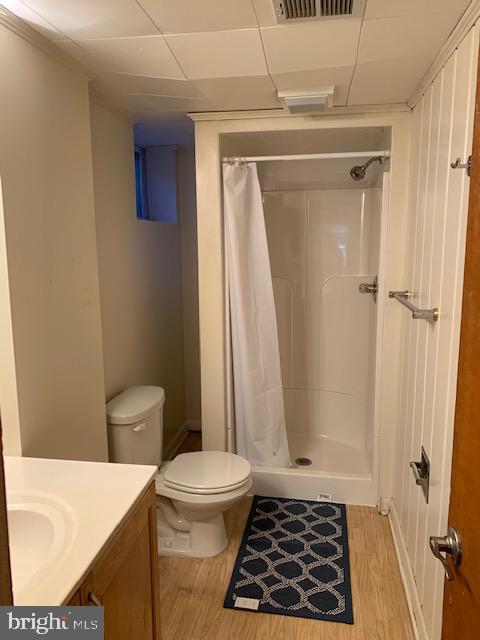 SHIRLEY WOODS - Residential Lease