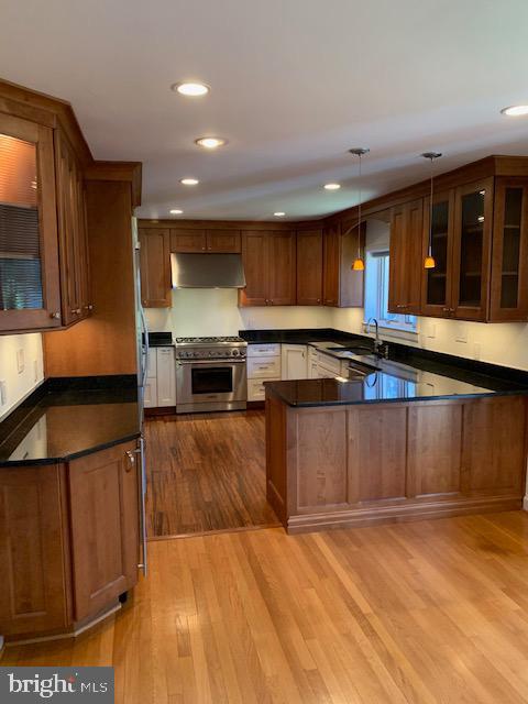 SHIRLEY WOODS - Residential Lease