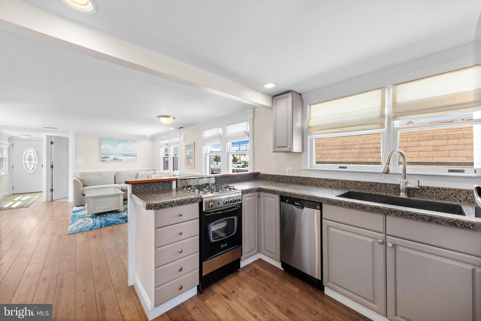 Ship Bottom, New Jersey 08008, United States, 3 Bedrooms Bedrooms, ,2 BathroomsBathrooms,Residential,Active,88296