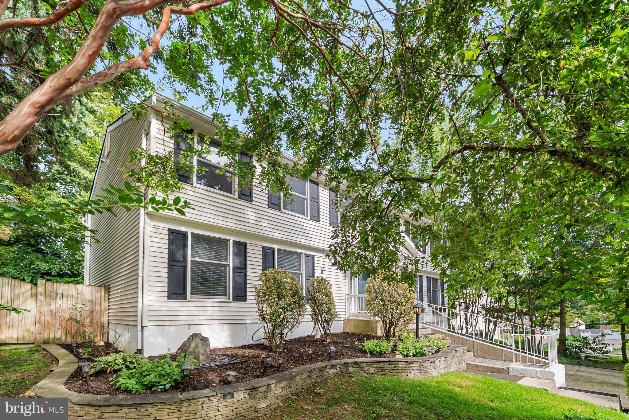 8690 YOUNG COURT