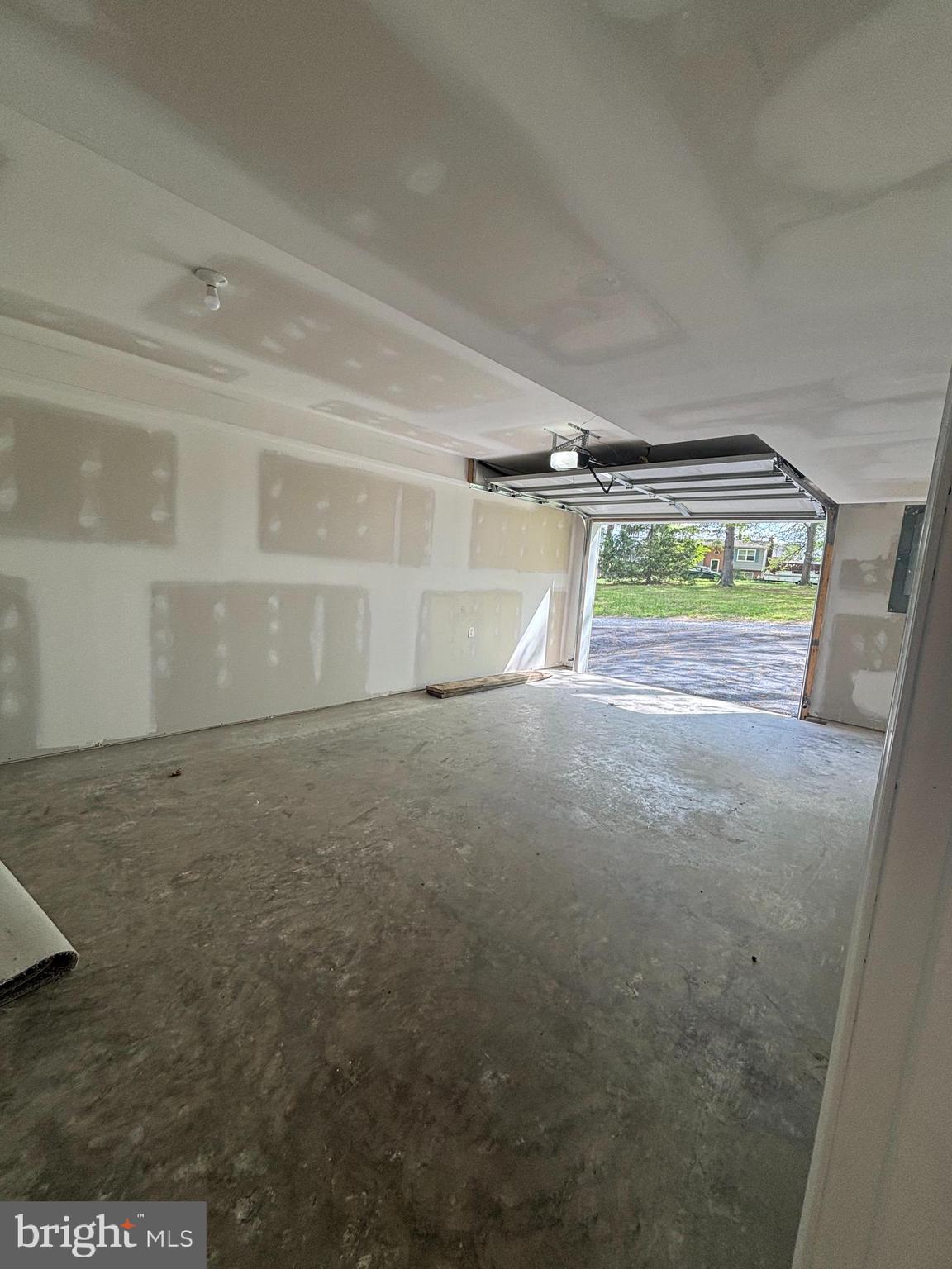 OPEQUON VIEW - Residential Lease