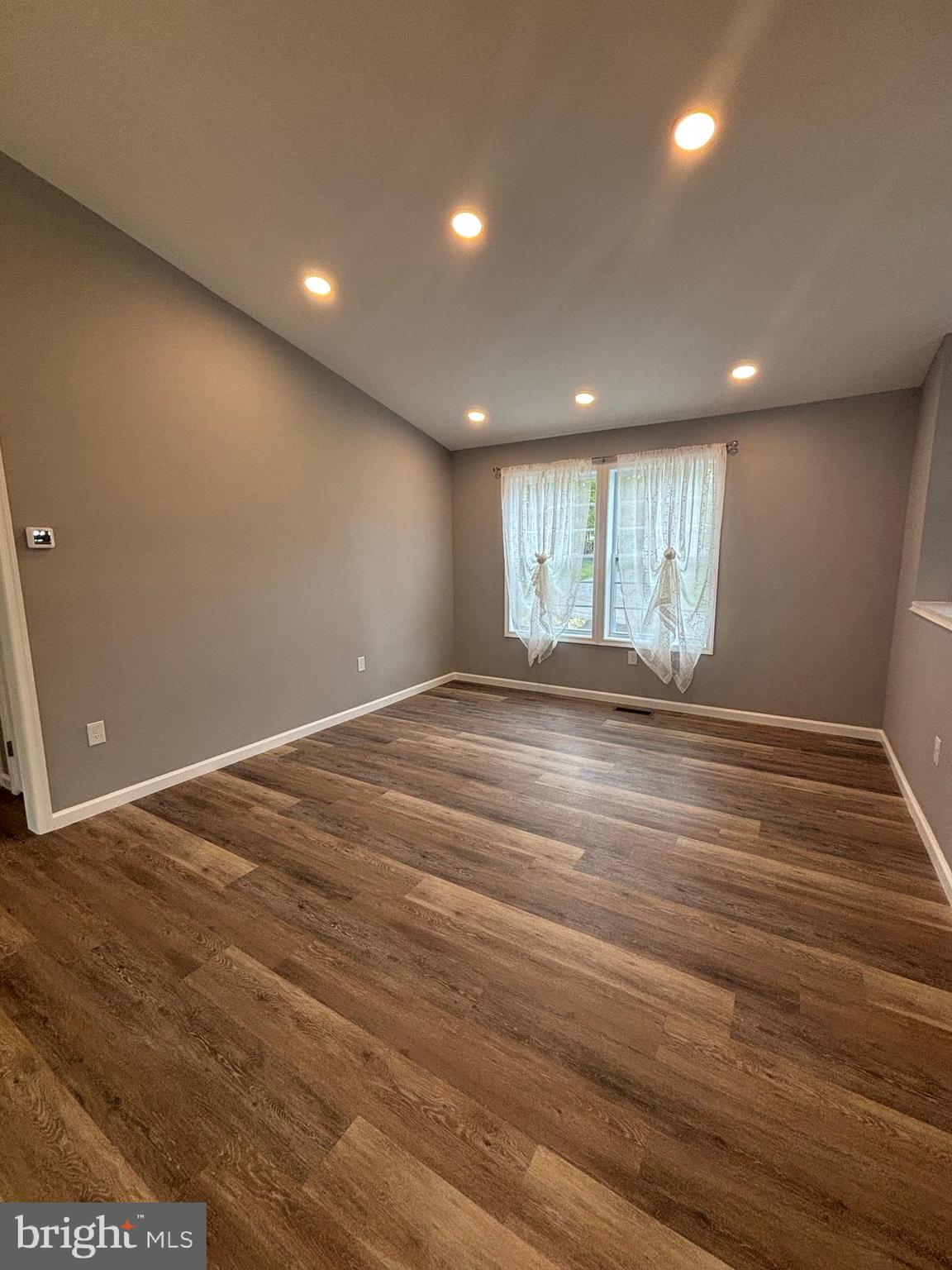 OPEQUON VIEW - Residential Lease