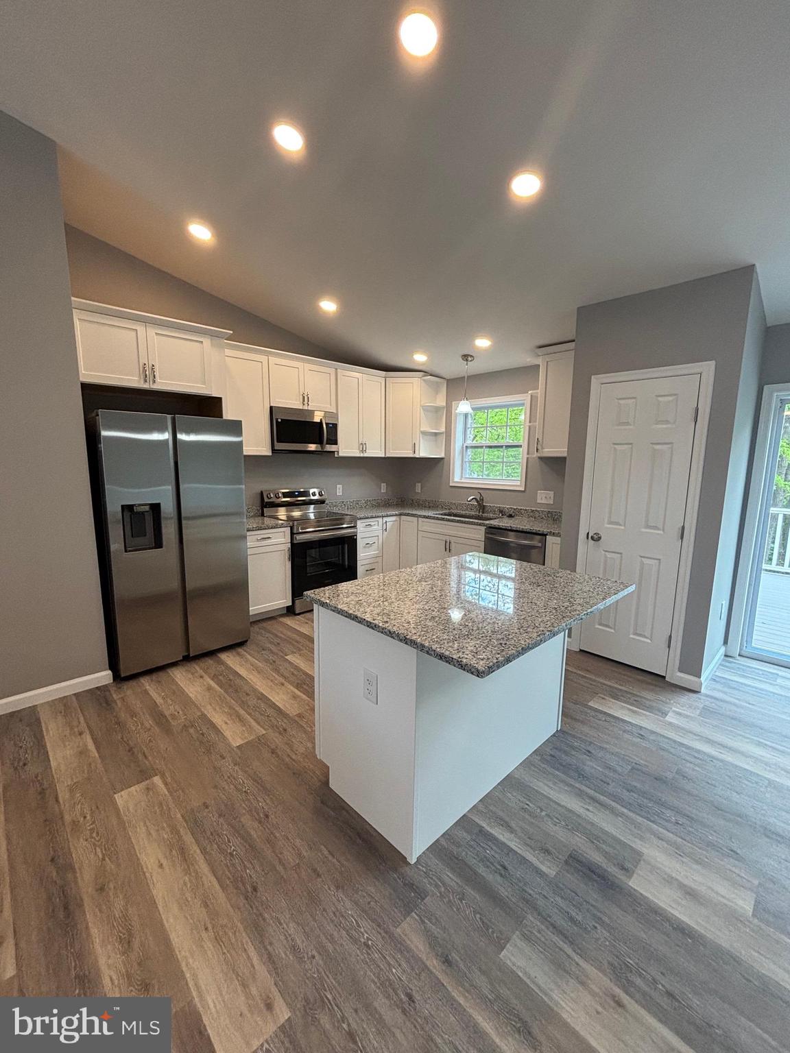 OPEQUON VIEW - Residential Lease