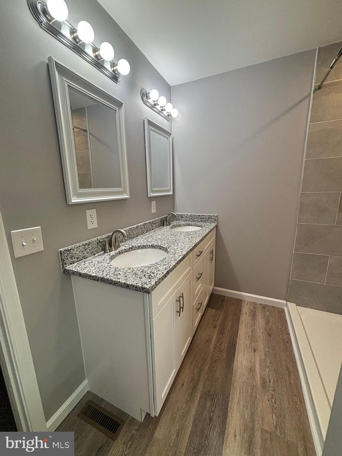 OPEQUON VIEW - Residential Lease