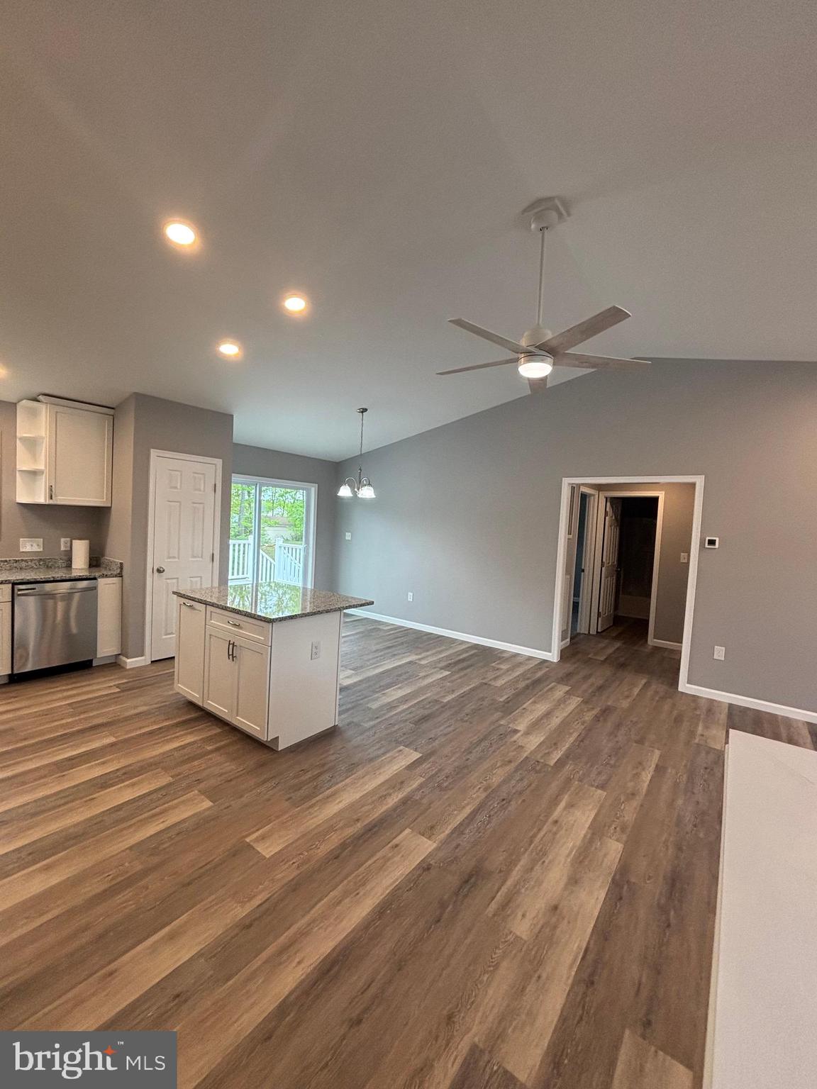 OPEQUON VIEW - Residential Lease