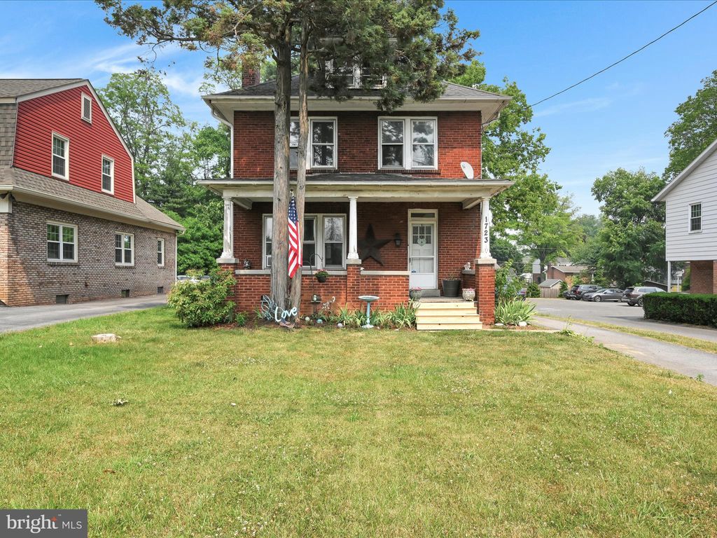 Photo of 1723 LITITZ PIKE, LANCASTER, PA 17601 (MLS # PALA2036360)