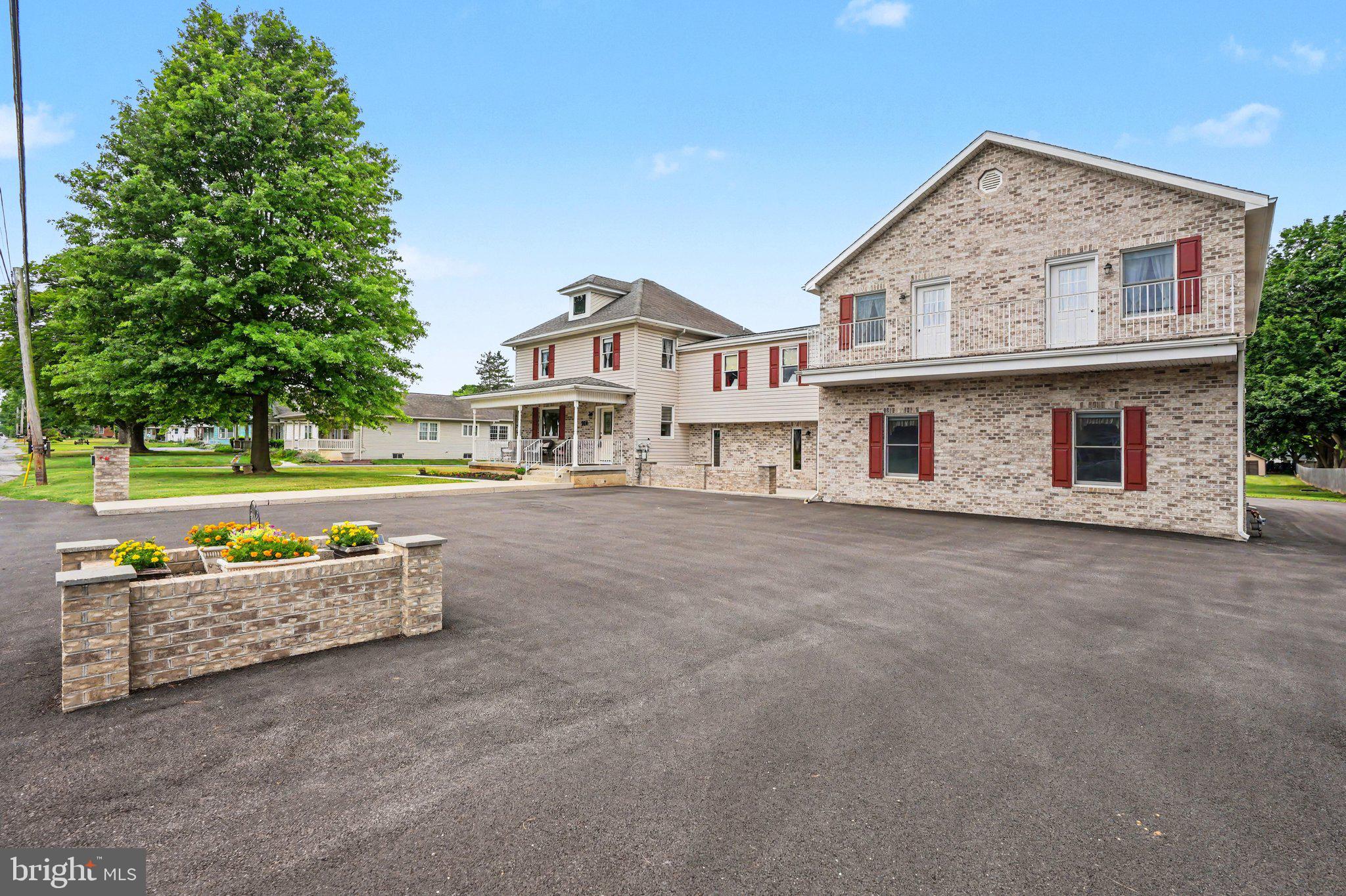 924 W TRINDLE ROAD