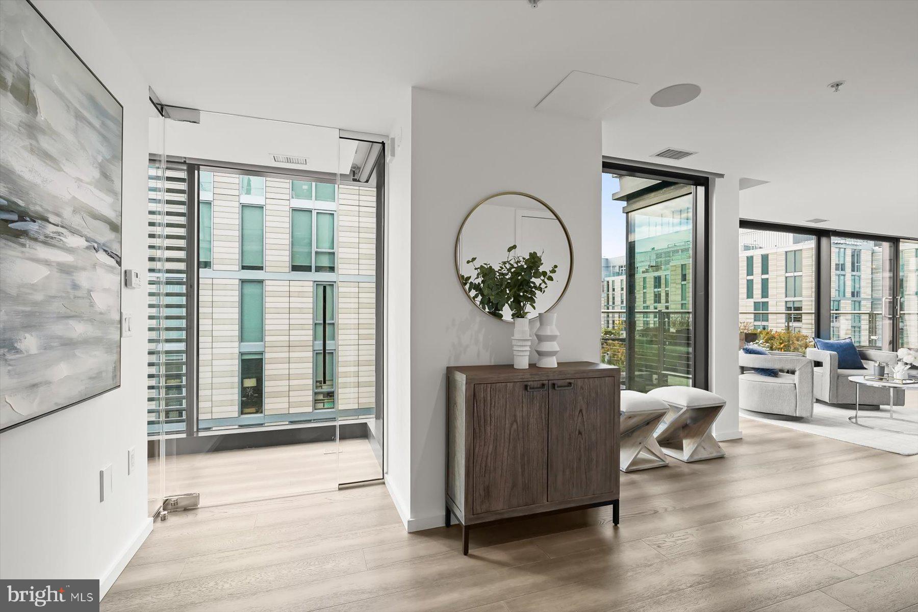 925 H STREET NW 901/902