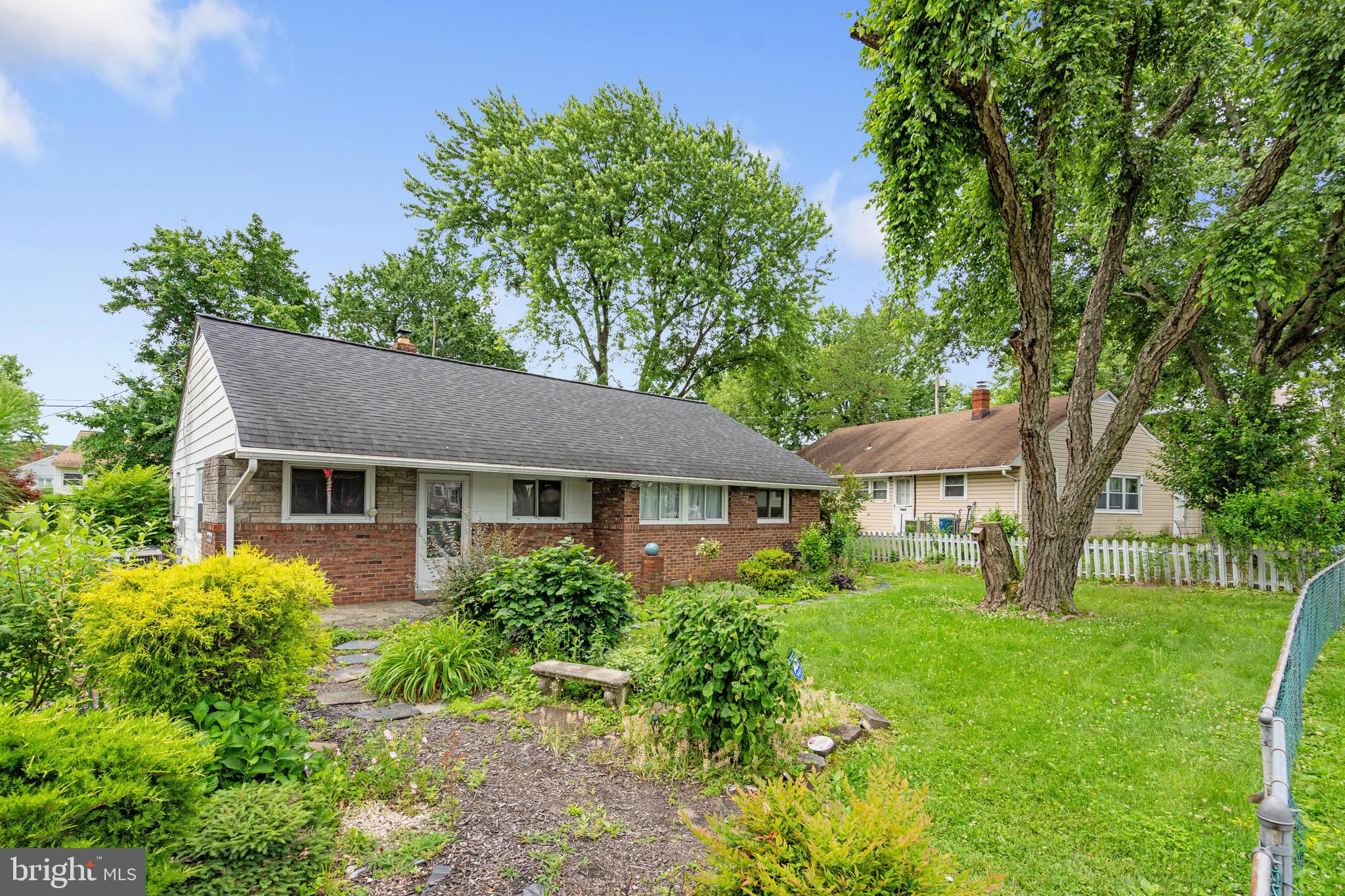 ROSEDALE MANOR - Residential